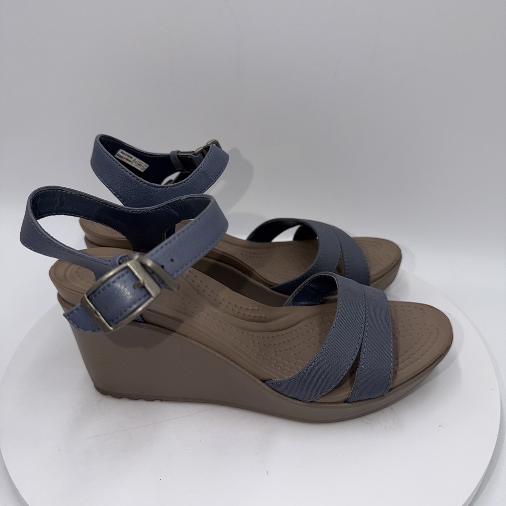 Crocs Leigh II Cross Strap Ankle Wedge Sandals Blue Canvas Womens 8 Comfort - Picture 2 of 9